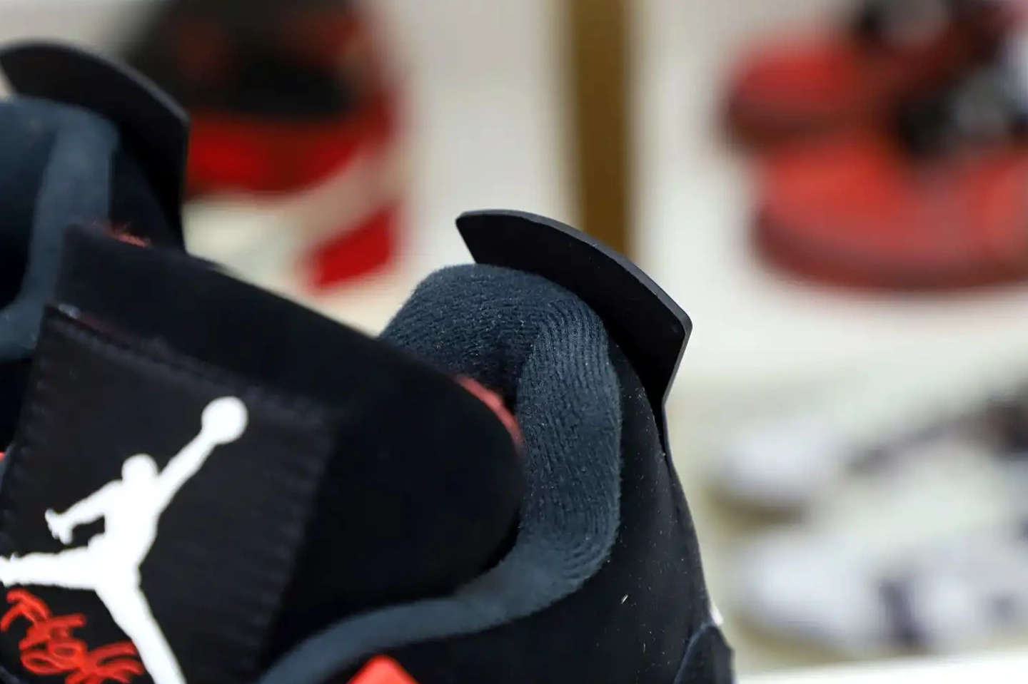 4 'RED AIR Kimikick RETRO JORDAN THUNDER' 0512